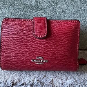 Coach red snap bifold leather wallet in overall excellent condition